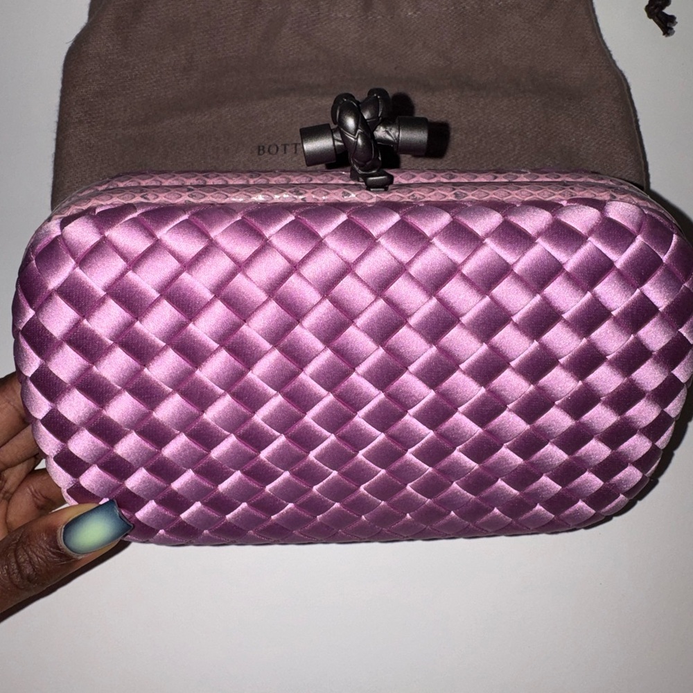 Bottega Veneta Mauve Pink Woven Satin Knot Clutch - Picture 2 of 11